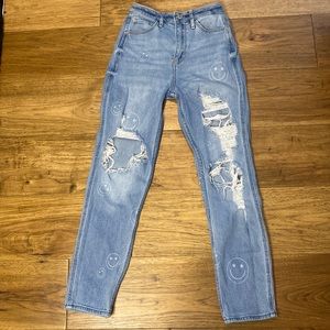 Hollister Smiley Face Ultra High-Rise Mom Jeans